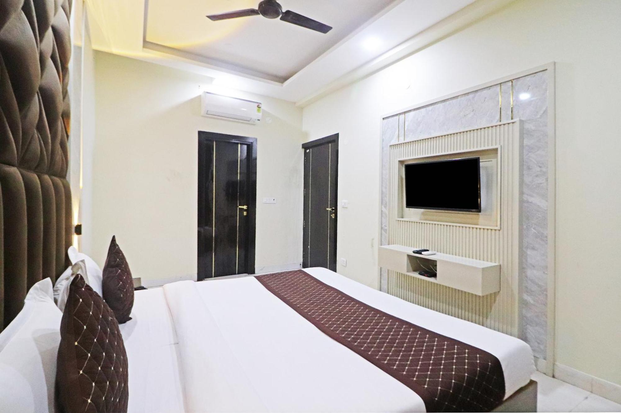 Hotel Qubic Near Igi Delhi Airport New Delhi Exterior photo